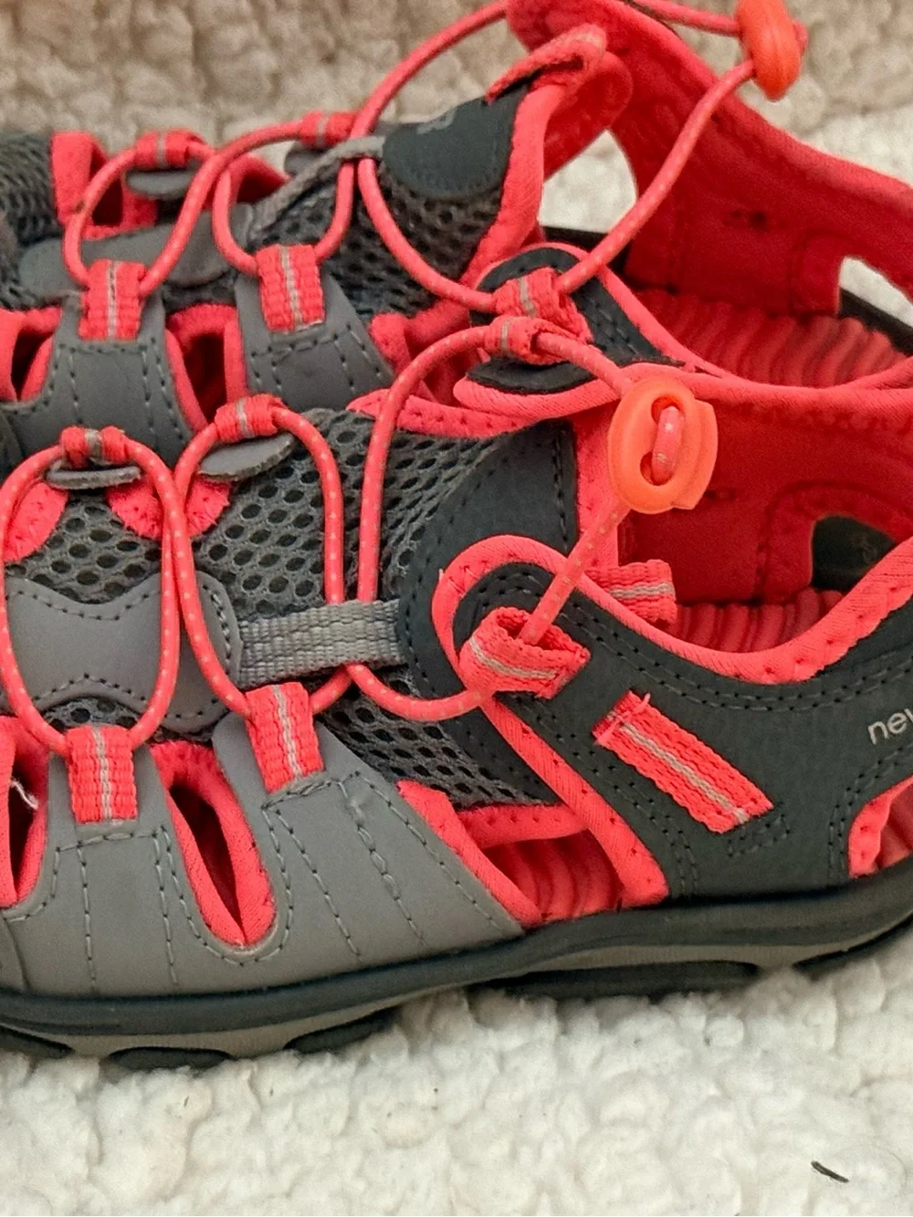 New balance toddler adjustable water shoe size 10